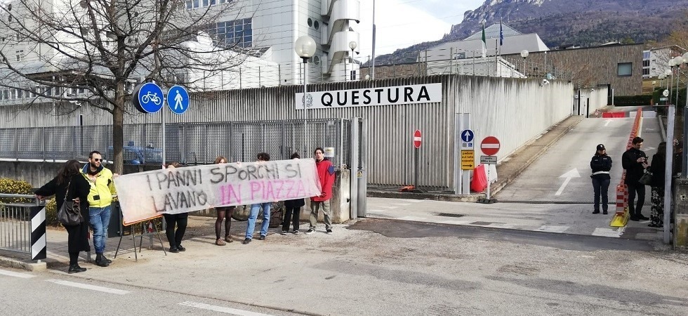 “Non vogliamo essere ridotte a meri titoli ad effetto quando ci uccidono” il Collettivo si schiera al fianco della ragazza
